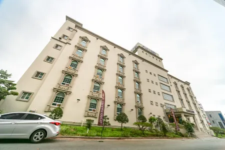 Dongchon Amusement Park Gallery Hotel