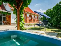 Swing - Pool