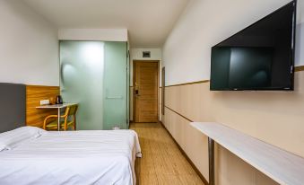 Shanghai Qialin Hotel (Sixth People's Hospital)