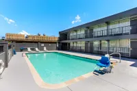 Econo Lodge Gallatin - Metro Nashville فنادق في Gallatin