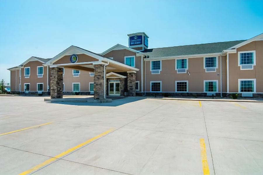 Cobblestone Hotel & Suites - Paxton