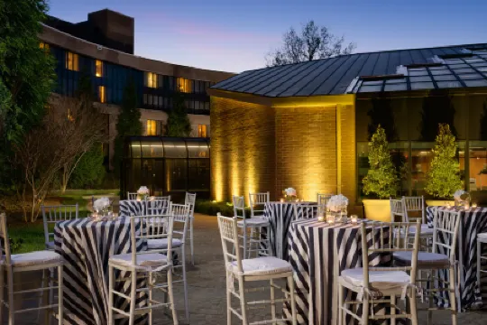 DoubleTree by Hilton Washington Dulles Airport