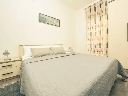 Snježana Отели в г. Karlobag