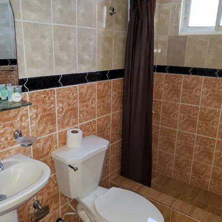 Costambar Ocean Breeze - Beachfront Apartment with Pool
