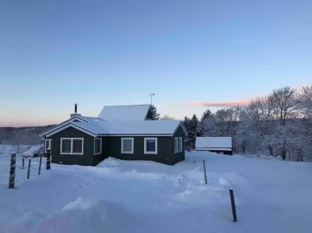 Farm in Torch Building B Отели в г. Цуруи