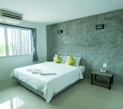 ห้องดีลักซ์ เตียงใหญ่ 1 เตียง