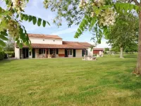 La Mancine Laulan Hotels in Jau-Dignac-et-Loirac