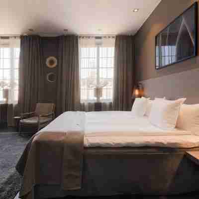 The Lamp Hotel & Spa Rooms