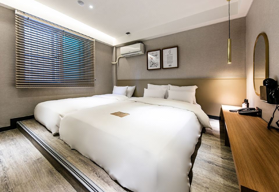 Comfortable and clean room interior at Hotel No. 25