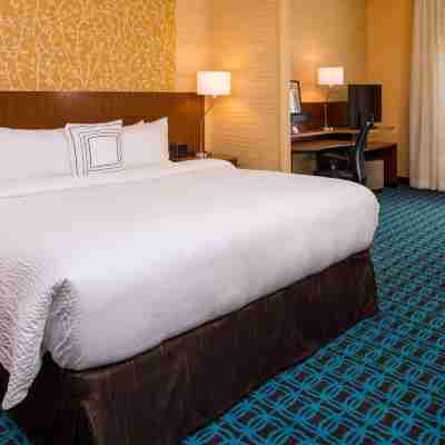 Fairfield Inn & Suites St. Louis Westport Rooms