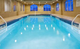 Holiday Inn Express & Suites Clarington - Bowmanville