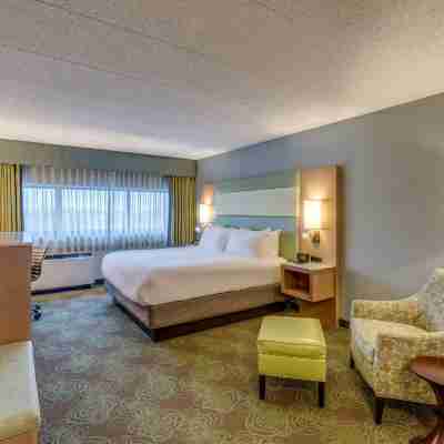 Crowne Plaza Lansing Rooms