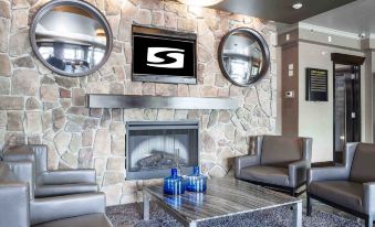 Sandman Hotel & Suites Kelowna