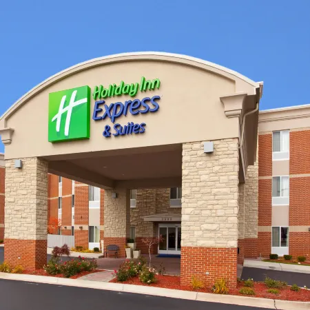 Holiday Inn Express & Suites AUBURN HILLS by IHG