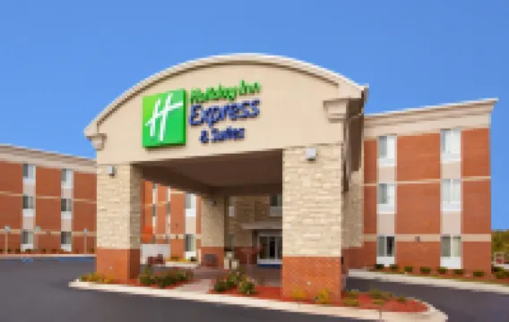 Holiday Inn Express & Suites AUBURN HILLS by IHG