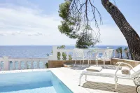 The Danai - Luxury