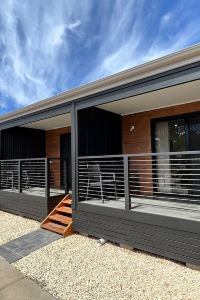 Hotels Near Sunglass Hut Tea Tree Plaza 