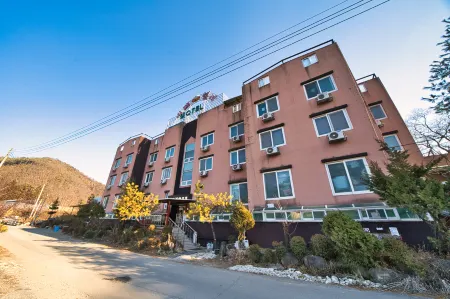 Yeongwol Cinderella Отели рядом с достопримечательностью «Byeolmaro Observatory»