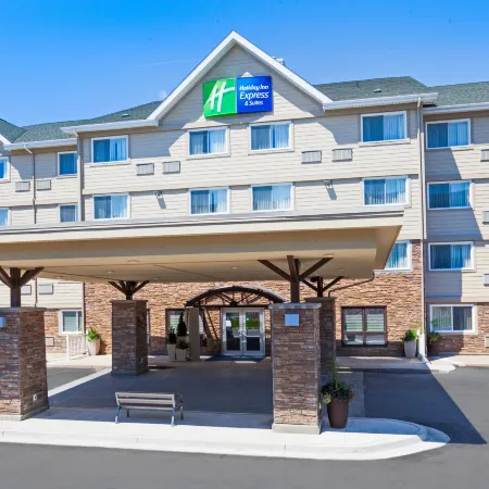 Holiday Inn Express & Suites FREDERICTON by IHG