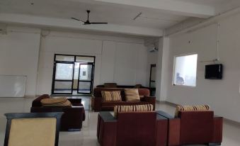 Abuzz Oxfordcaps Dehradun - Campus Accommodation