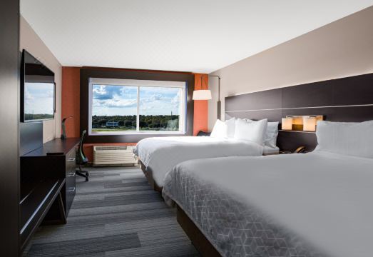 2. 홀리데이 인 익..