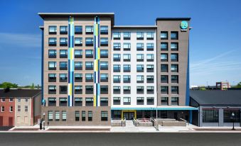Tru by Hilton Baltimore Harbor East