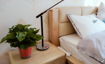 Xinghui Yijia Family Homestay (Navy North Street)