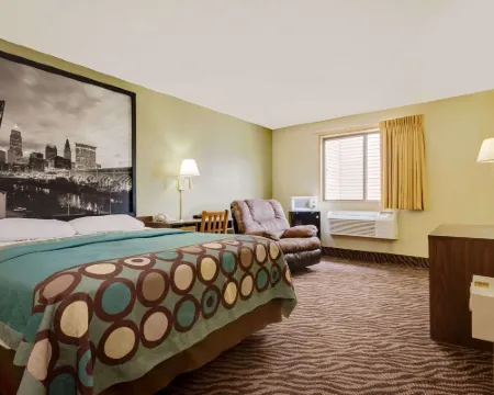 Super 8 by Wyndham Mentor/Cleveland Area Hotels in Mentor