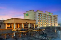 La Quinta Inn & Suites by Wyndham Indianapolis South