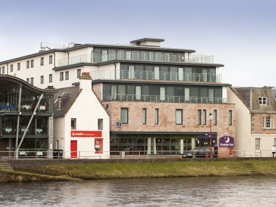 Premier Inn Inverness Centre - River Ness