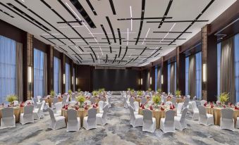 Crowne Plaza Zhuhai City Center(Qinglv Road Seaside Swimming Pool Branch)