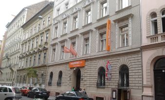 EasyHotel Budapest Oktogon