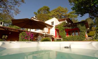 Las Luciernagas (Adults Only)