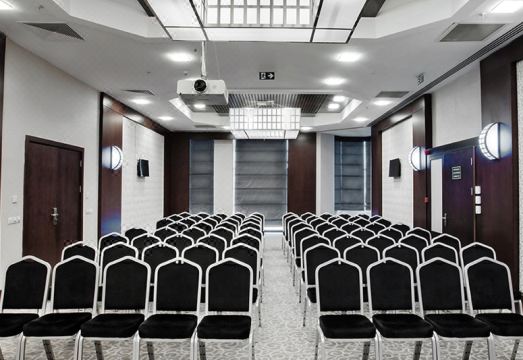 1. 데데만 오스케멘..