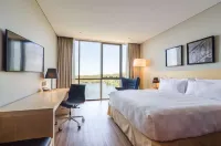 Hampton by Hilton Montevideo Carrasco - parking