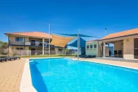 Cervantes Pinnacles Motel - Beach