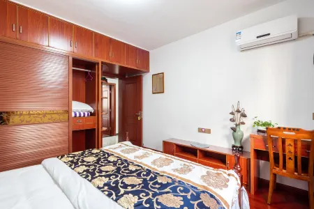 Cheng Master Homestay Beside Old Street (Youshan Road)