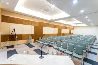Zoom Dharmahusada Hotel Hotels in Gubeng