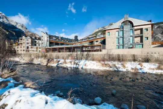 소모스 호텔 아네토  호텔