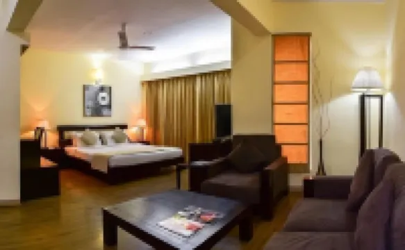 โรงแรมอินเวนทรี, หินเจวดี