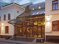 Двор Подзноева, Бизнес корпус Отели рядом с достопримечательностью «Церковь Успенья Богородицы с Пароменья»