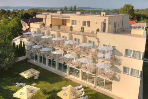 Két Korona Konferencia és Wellness Hotel