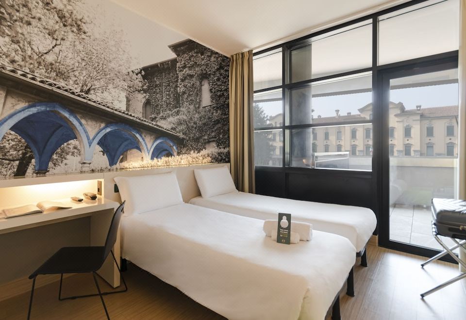 2. B&B Hote..