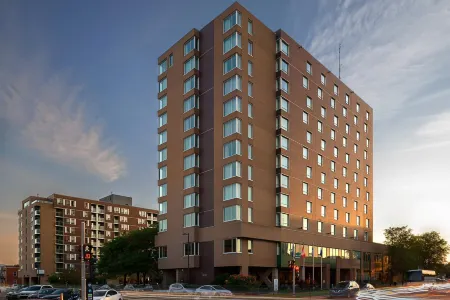 Delta Hotels Trois Rivieres Conference Centre Отели рядом с достопримечательностью «Парк Сарсель»