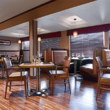 Best Western Premier Denham Inn  Suites