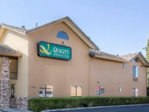 Quality Inn & Suites Woodland - Sacramento Airport Hotels in Woodland