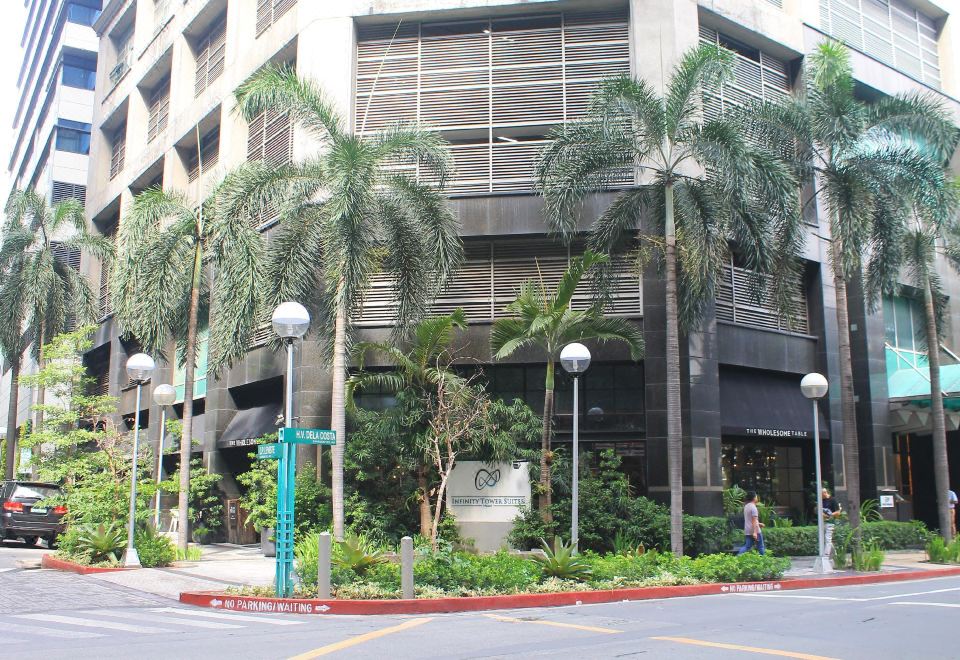 The Infinity Tower SuitesOver view