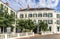 Hôtel de la Poste Hotels in Pommard