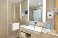 Holiday Inn Express SHANGHAI ZHENPING by IHG - 4 tähden