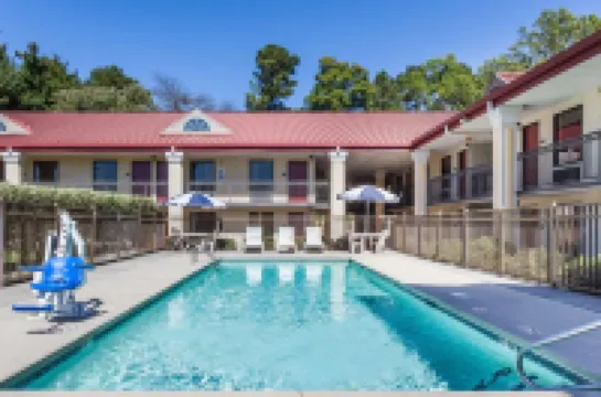 Days Inn by Wyndham Dalton